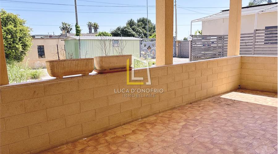 VERANDA COPERTA - APPARTAMENTO GRANDE