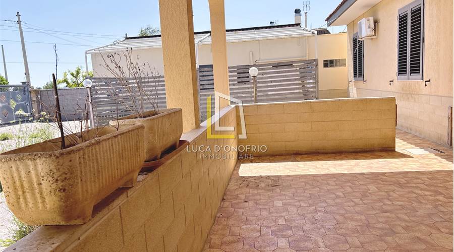 VERANDA COPERTA - APPARTAMENTO GRANDE